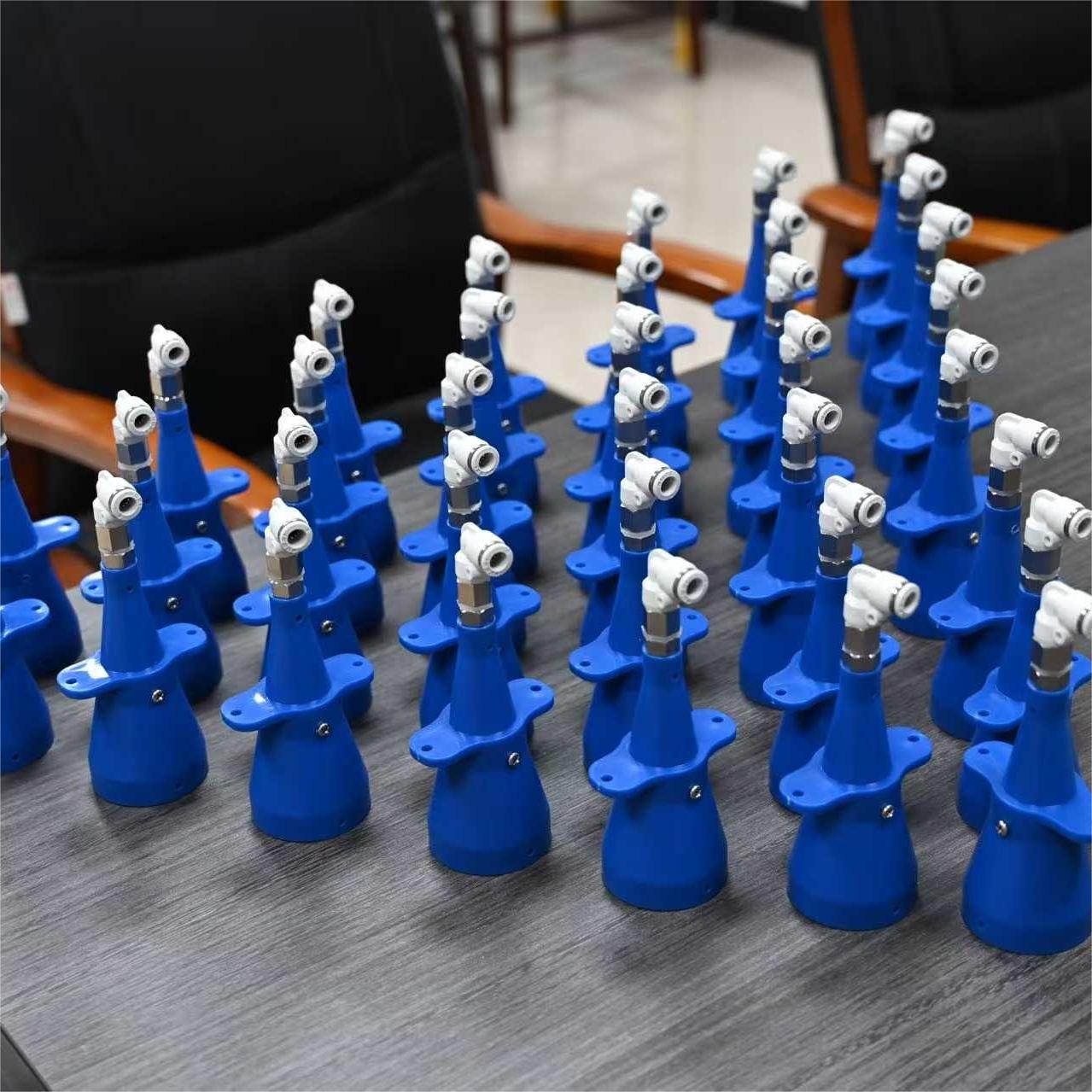 Cad iad na gnéithe gan íoc de scian aer PVC?